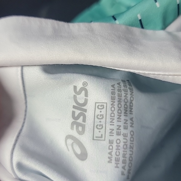 Asics woman's Size L Green and Blue. - Picture 2 of 8